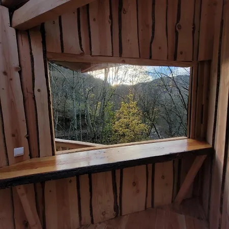 مكان تخييم Octogone Sauvage - Octogonia, Ardeche La Rochette (Ardeche)